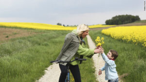 120917030804-kid-gives-flowers-story-top