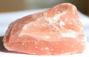 Khewra_rock_salt_-_pink