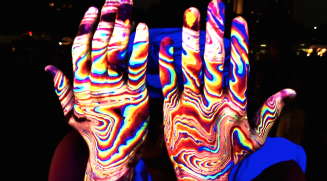 Body Marbling: Turn Your Body Into A Psychedelic Piece of Art