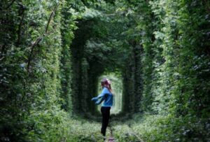 Tunnel-Of-Love-In-Ukraine-449x304