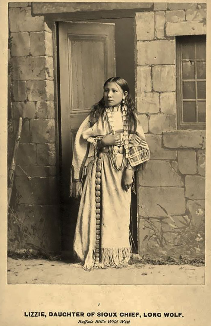 vintage-native-american-girls-portrait-photography-33-575a83c7c9fdf__700